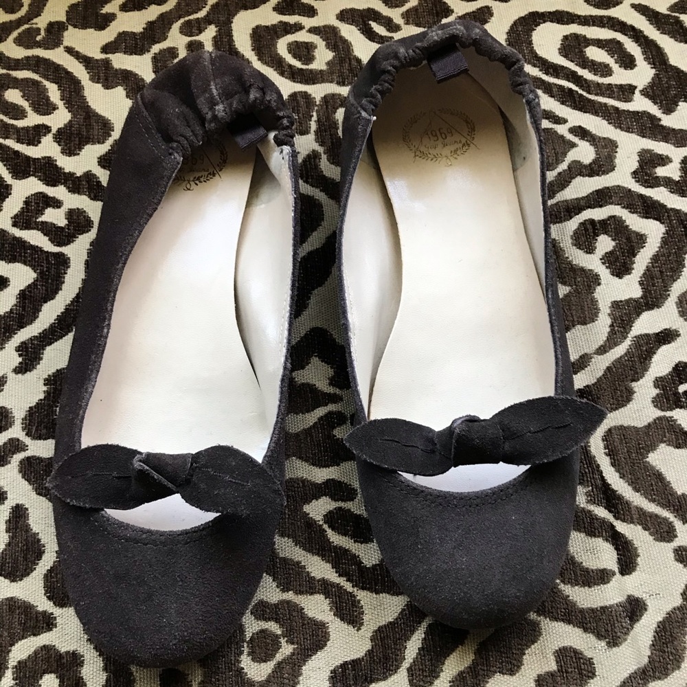 GAP Brown Suede Flats